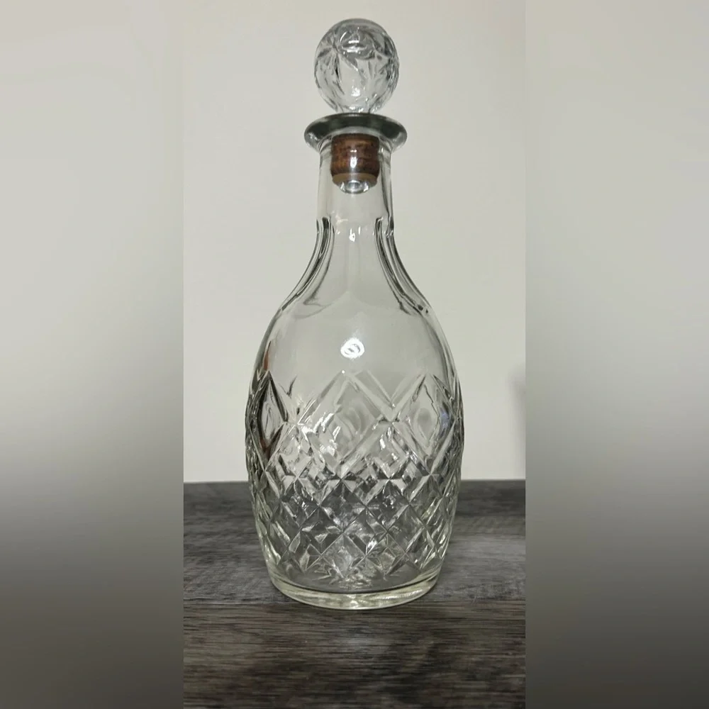 London Winery Crystal Decanter - Picture 1 of 4